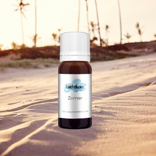 Een flesje met etherische olie, geschikt voor gebruik in aroma diffusers, met een natuurlijke geur voor ontspanning en welzijn.