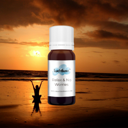 Een flesje met etherische olie, geschikt voor gebruik in aroma diffusers, met een natuurlijke geur voor ontspanning en welzijn.