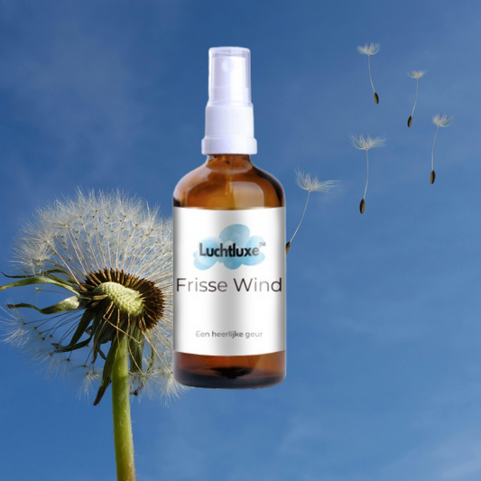Een flesje met 100% natuurzuivere roomspray, ideaal om ruimtes op te frissen en te vullen met een heerlijke, pure, natuurlijke geur.